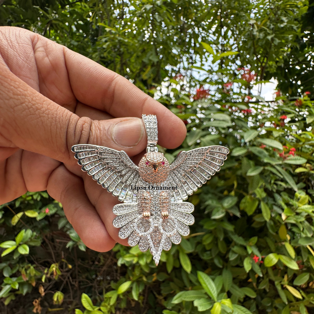 Iced-Out Flying Owl Diamond Two-Tone Hip-Hop Pendant